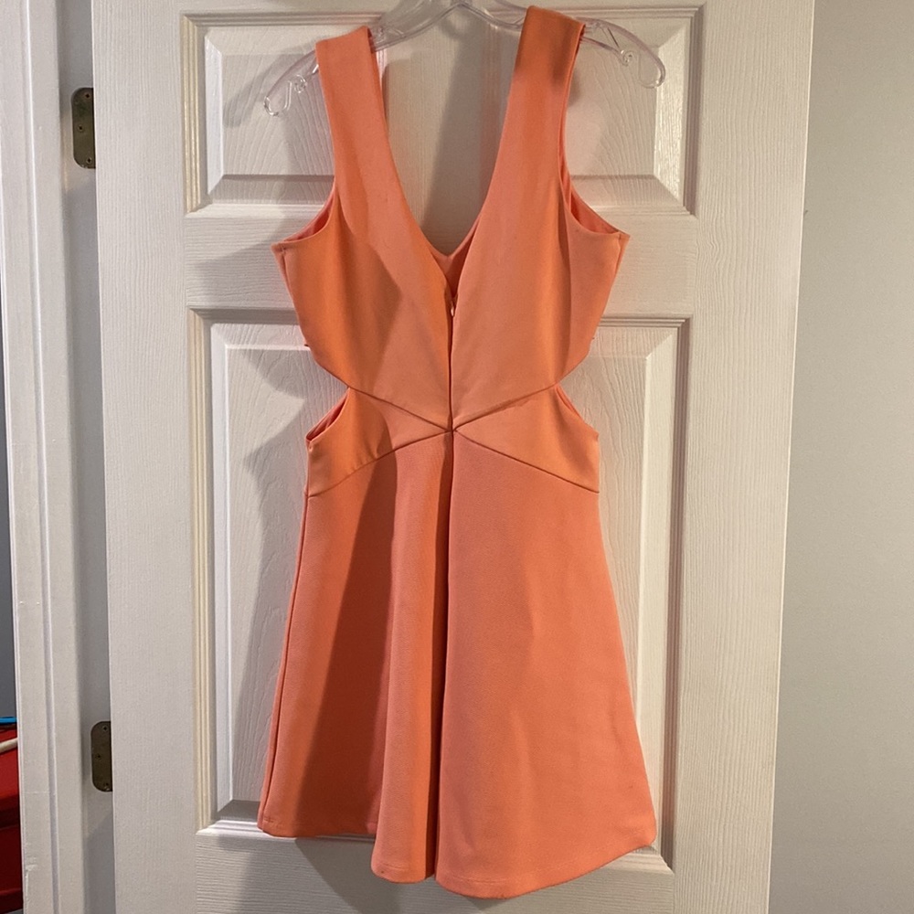 Gianni Bini - Dress with side cut outs - Picture 4 of 5
